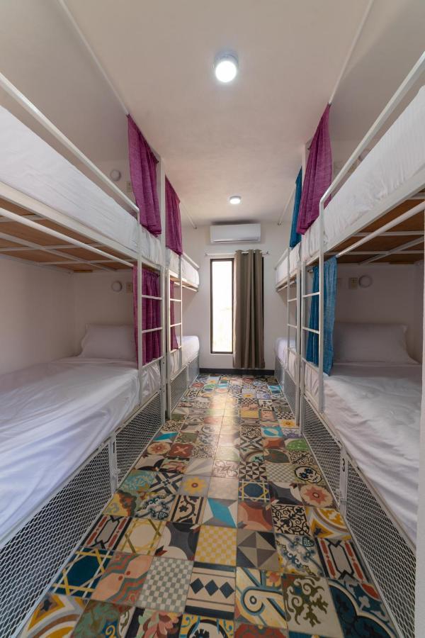 New Friends Hostel & Bar Adults Only วัลลาโดลิด ภายนอก รูปภาพ