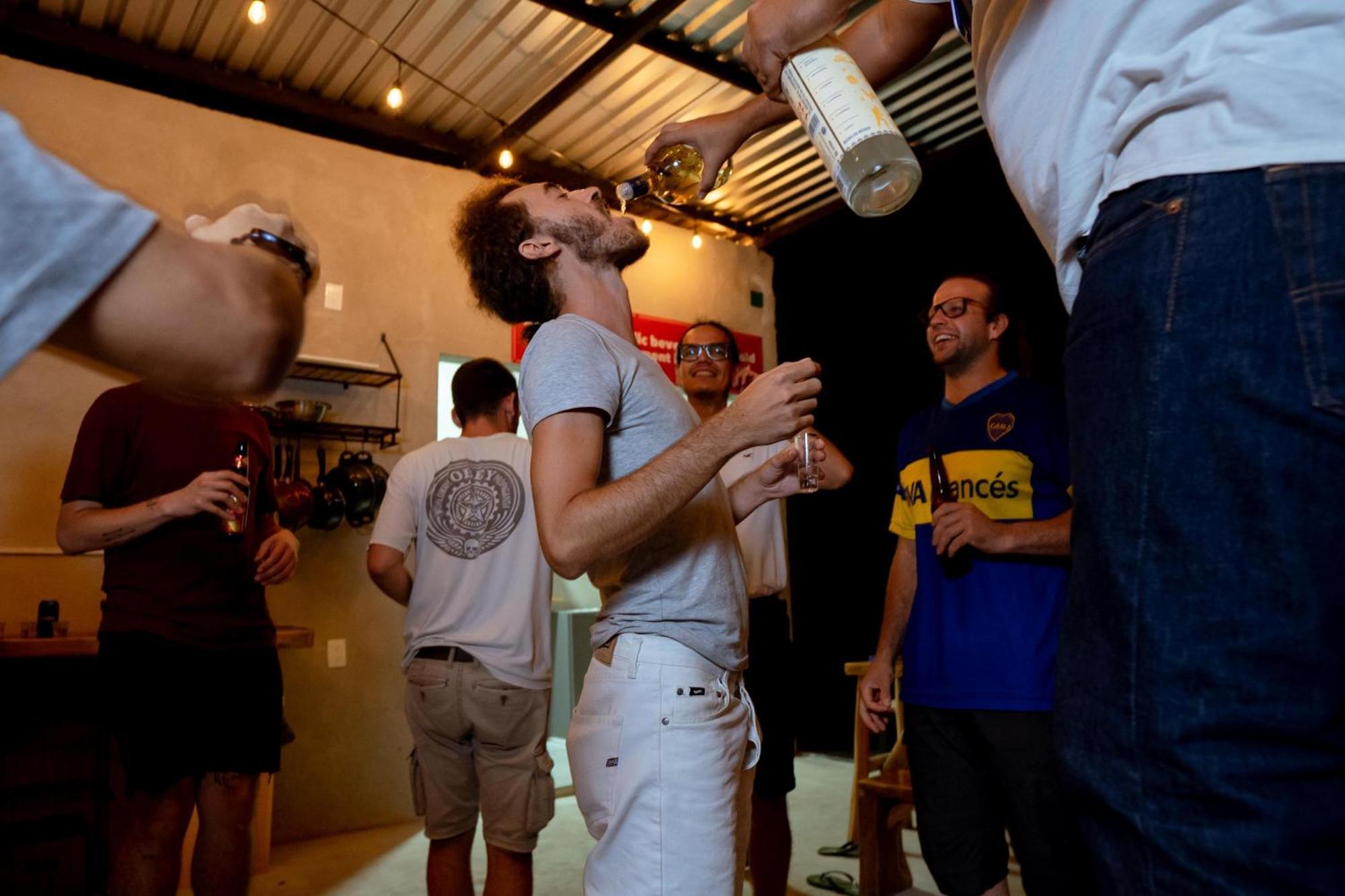 New Friends Hostel & Bar Adults Only วัลลาโดลิด ภายนอก รูปภาพ