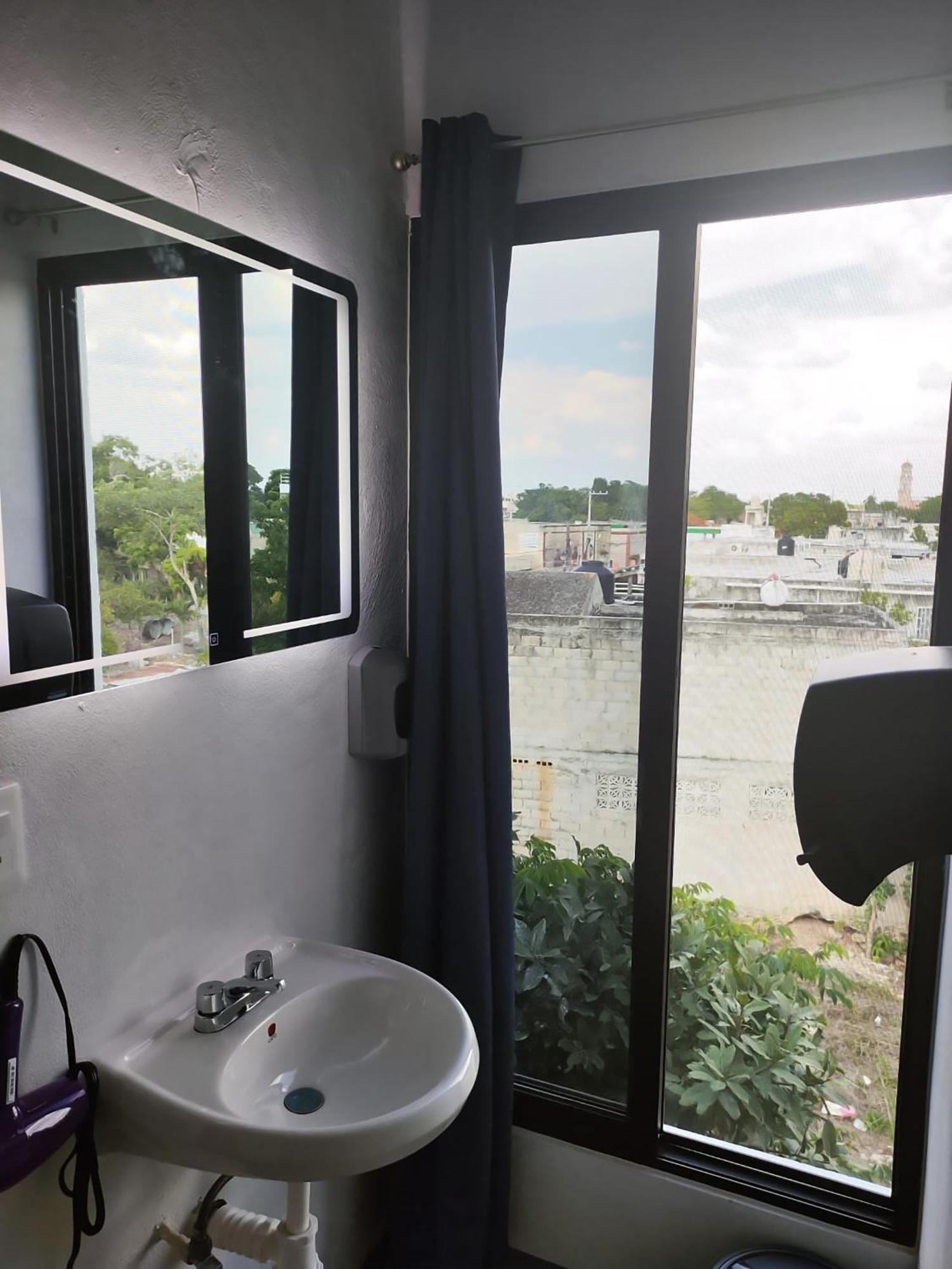 New Friends Hostel & Bar Adults Only วัลลาโดลิด ภายนอก รูปภาพ